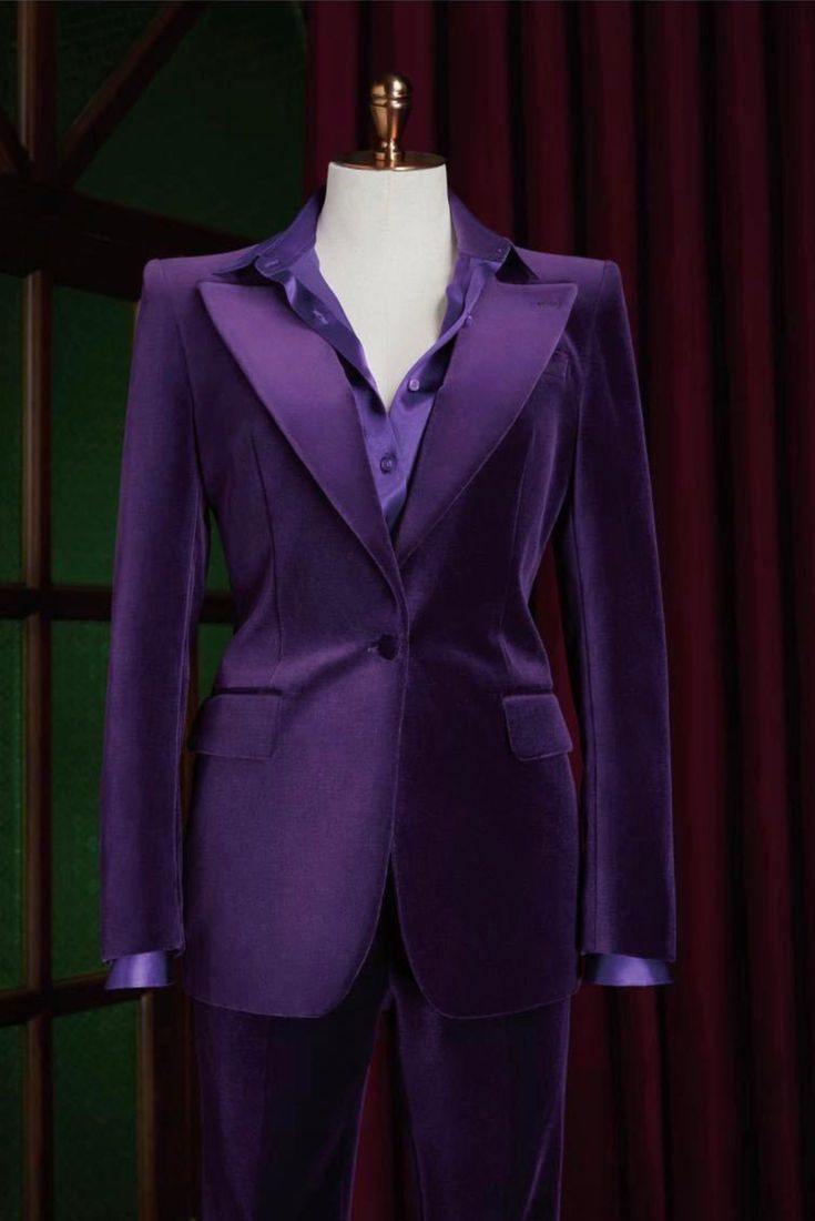 Emerald Crest Suit