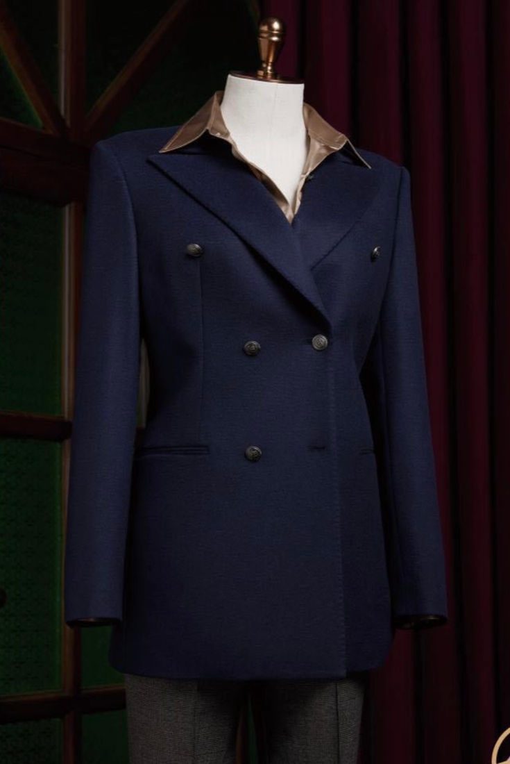 Sapphire Executive Suit